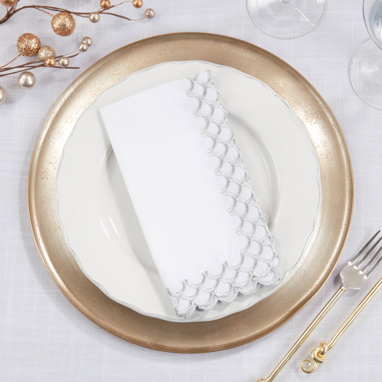 Gold Scalloped Edge Embroidered Napkin - Set of 4