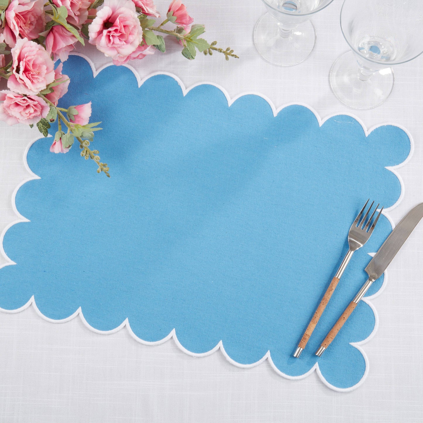 Scalloped Hem Placemat: Periwinkle Blue / 14"x20 - Set of 4