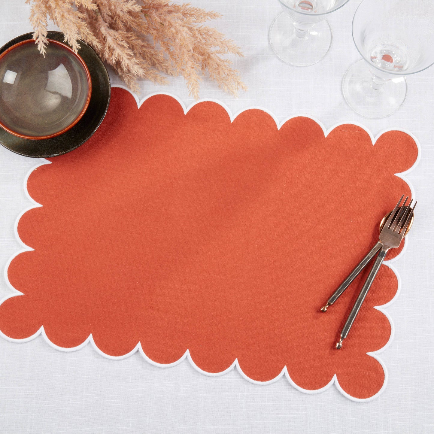 Scalloped Hem Placemat: Rust / 14"x20" - Set of 4