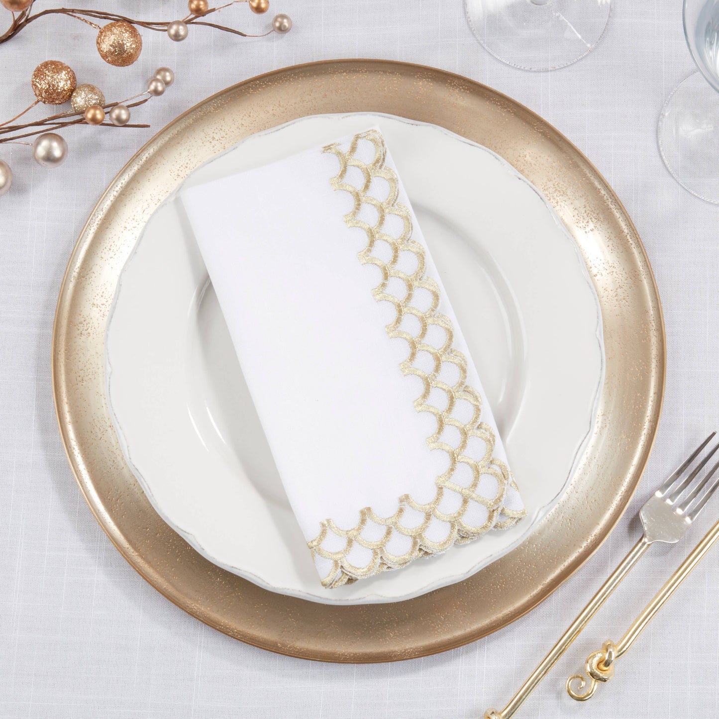 Gold Scalloped Edge Embroidered Napkin - Set of 4