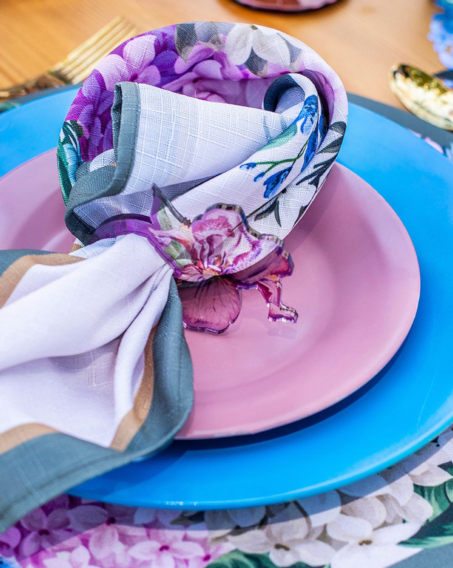 Iris Acrylic Napkin Rings (set of 6)