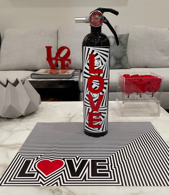 LOVE GEOMETRIC PAPER PLACEMAT