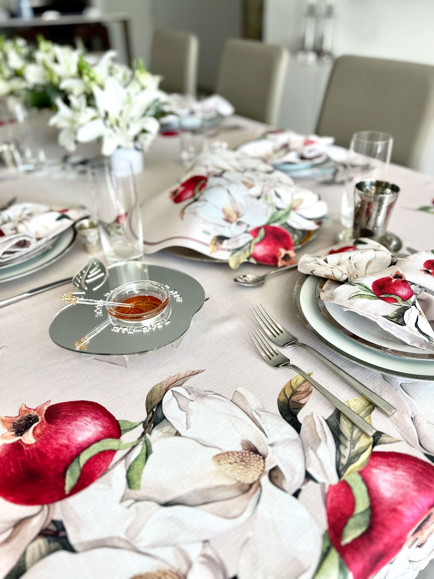 Pomegranate Easy-Care Tablecloth