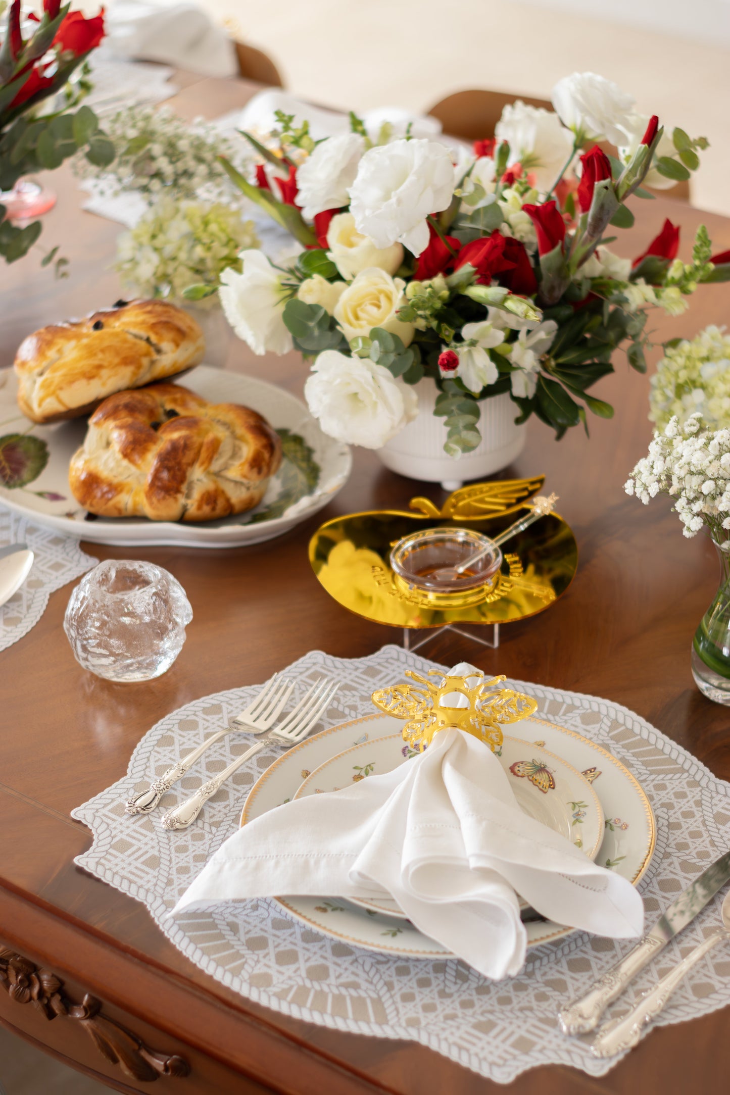 Bee Acrylic Napkin Rings (set of 6)