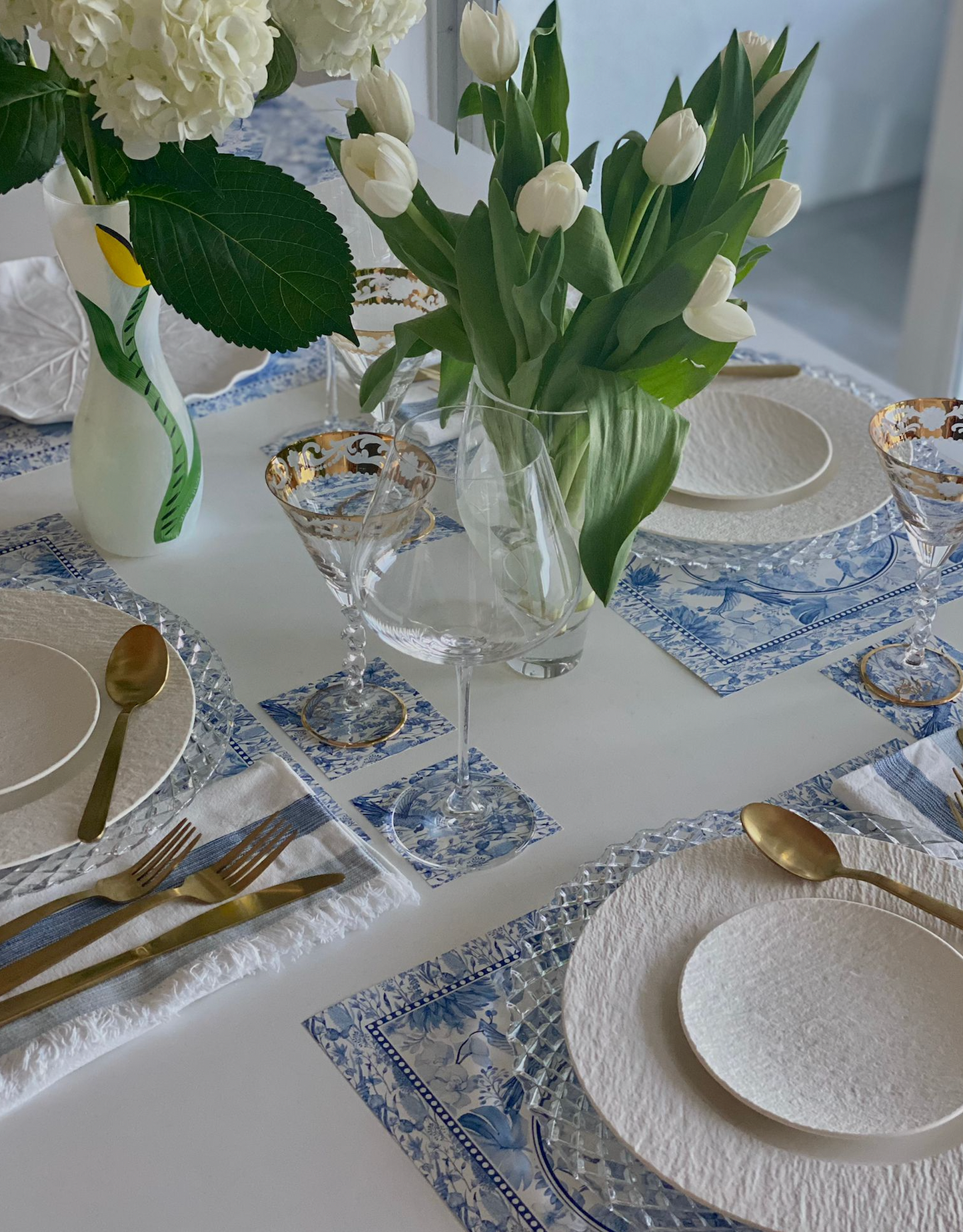 BLUE TOILE PAPER PLACEMAT