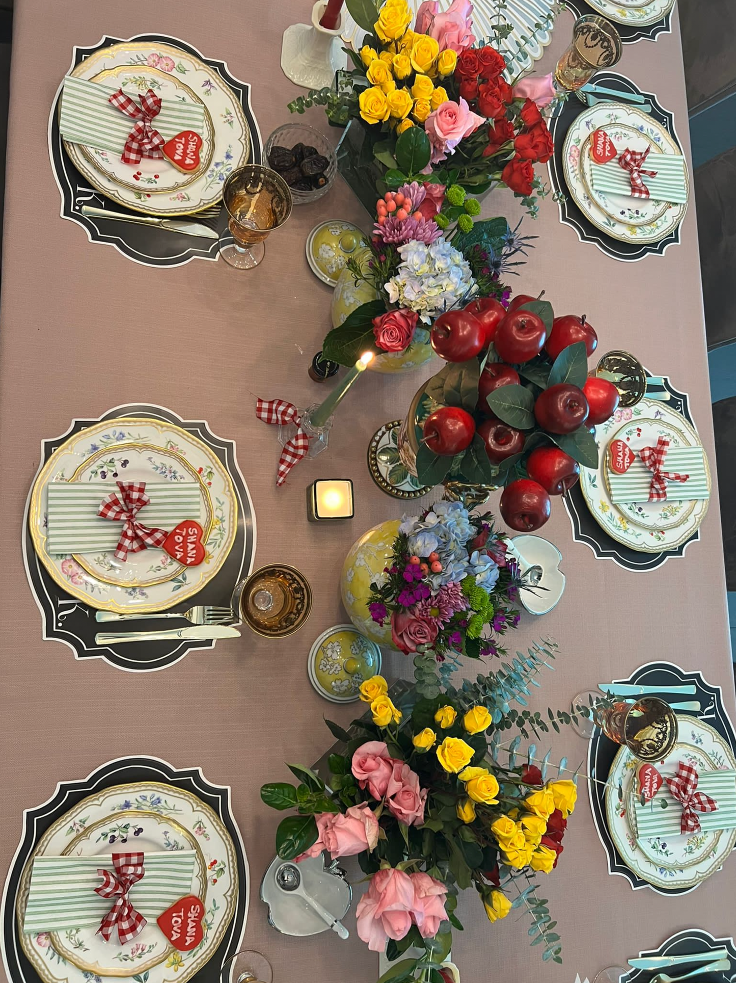 VINTAGE FRAME RED AND GOLD PAPER PLACEMAT