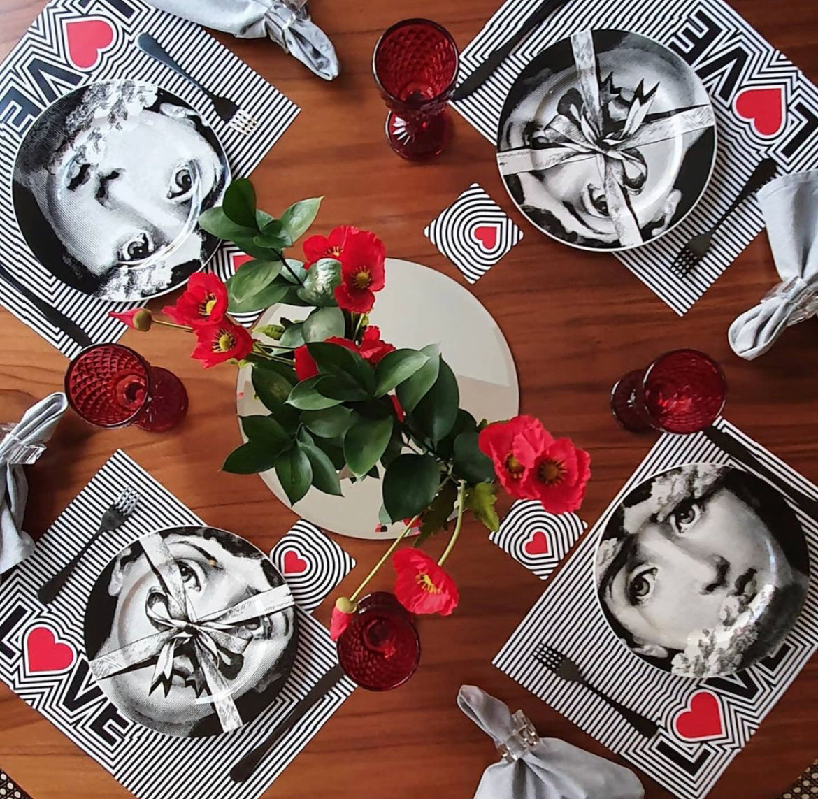 LOVE GEOMETRIC PAPER PLACEMAT