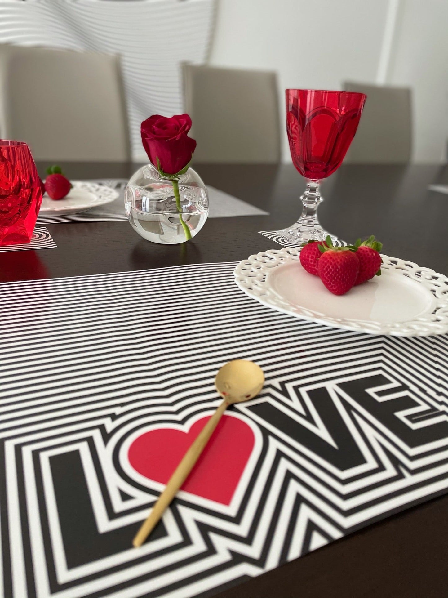 LOVE GEOMETRIC PAPER PLACEMAT
