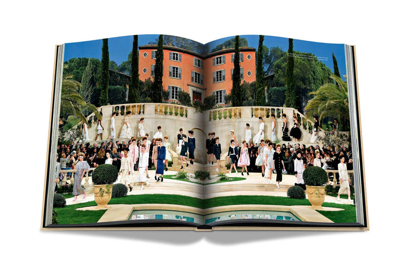 Chanel: The Impossible Collection - Book